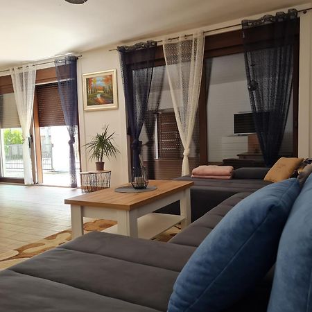 Old Town Road Appartement Karlovac Buitenkant foto