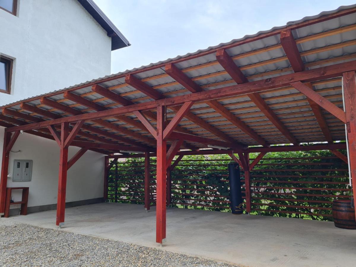 Old Town Road Appartement Karlovac Buitenkant foto